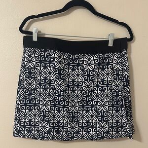 RipSkirt Hawaii Navy & White Geometric
Pattern Skirt Length 1 Sz Medium(8-10)
